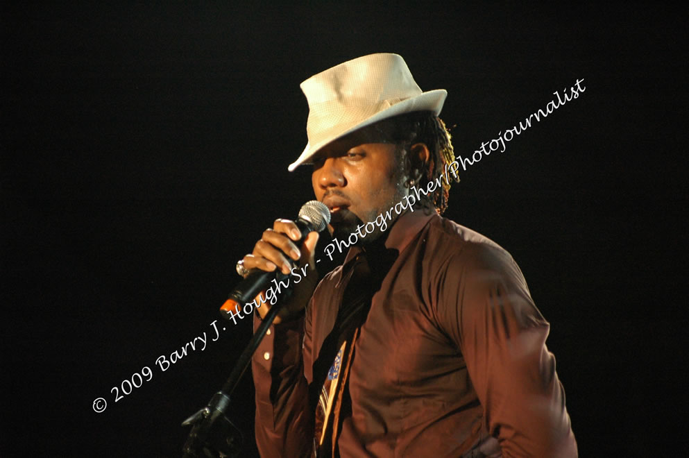 Da'ville @ Reggae Sumfest 2009 - International Night 2 - Reggae Sumfest 2009,Catherine Hall, Montego Bay, St. James, Jamaica W.I. - Saturaday, July 25, 2009 - Reggae Sumfest 2009, July 19 - 25, 2009 - Photographs by Net2Market.com - Barry J. Hough Sr. Photojournalist/Photograper - Photographs taken with a Nikon D70, D100, or D300 - Negril Travel Guide, Negril Jamaica WI - http://www.negriltravelguide.com - info@negriltravelguide.com...!